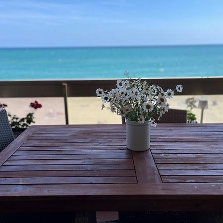 Acogedor Y Amplio Apartamento Familiar A Pie De Playa Calafell Eksteriør bilde