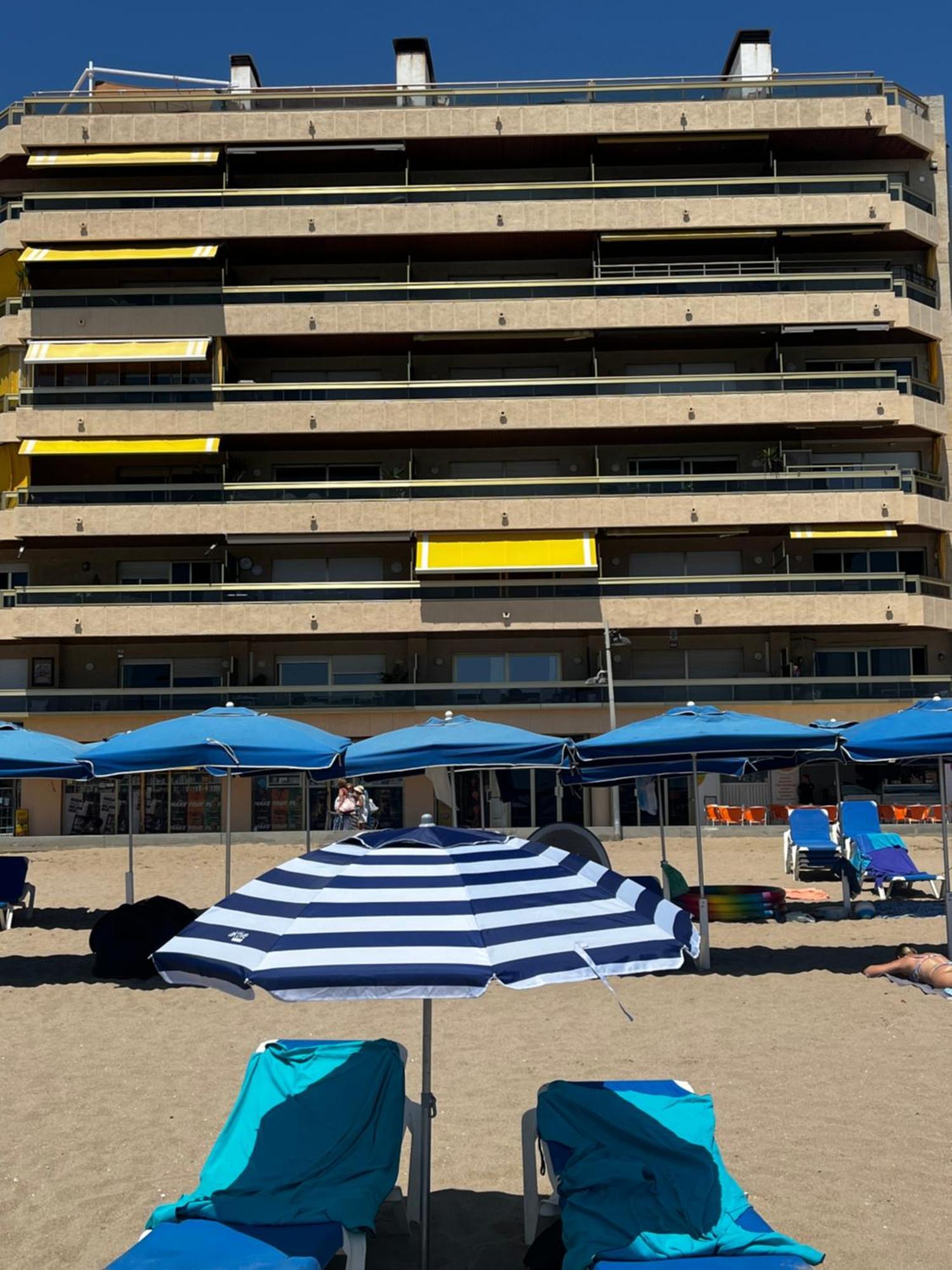 Acogedor Y Amplio Apartamento Familiar A Pie De Playa Calafell Eksteriør bilde